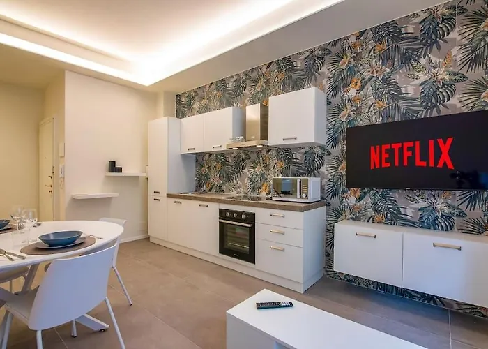 Modern Apartment Ac, Wifi Next To 2 Metro Line Stations And City Life Area