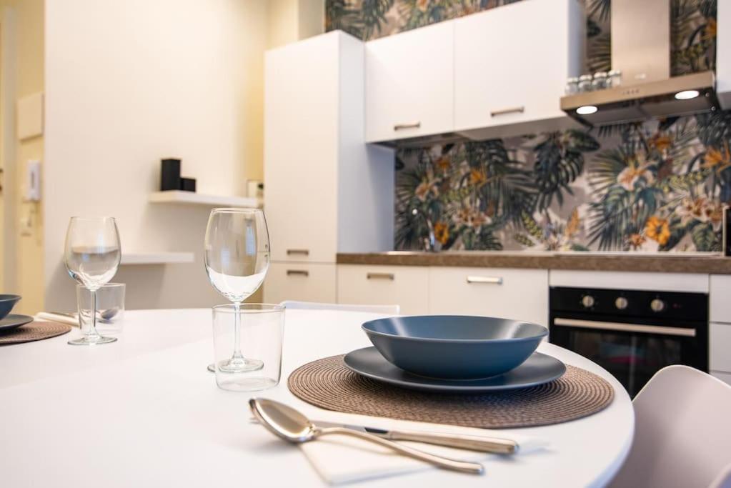 Appartamento Modern Ac, Wifi Next To 2 Metro Line Stations And Life Area *
