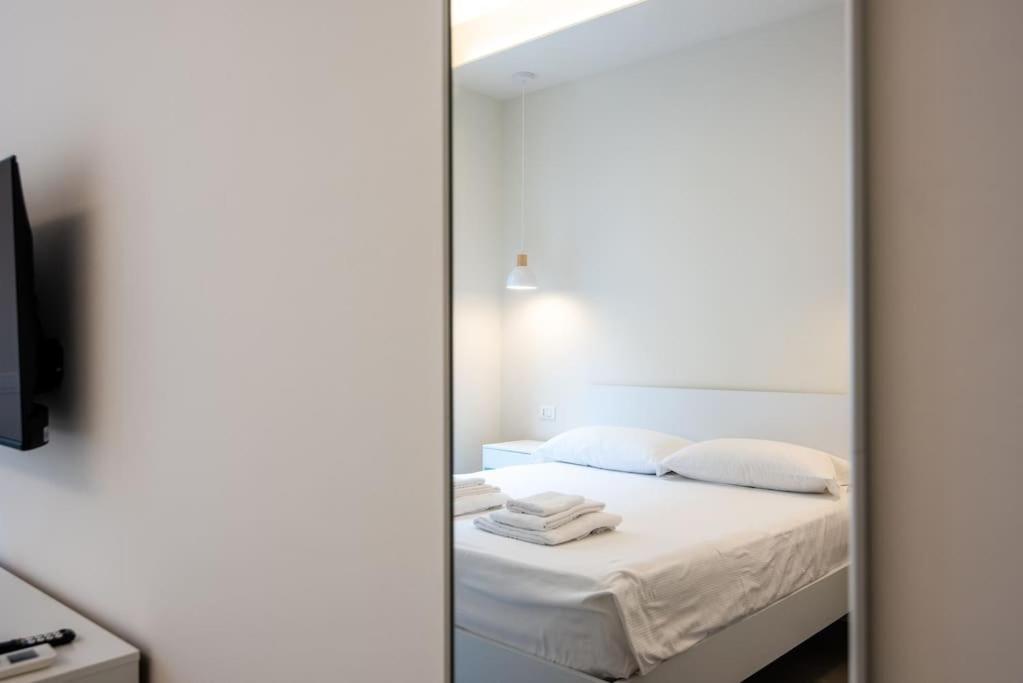 Apartment Modern Ac, Wifi Next To 2 Metro Line Stations And Life Area Milan