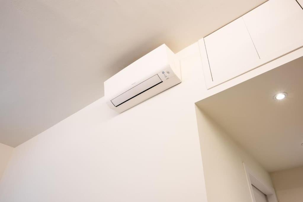 Modern Ac, Wifi Next To 2 Metro Line Stations And Life Area *